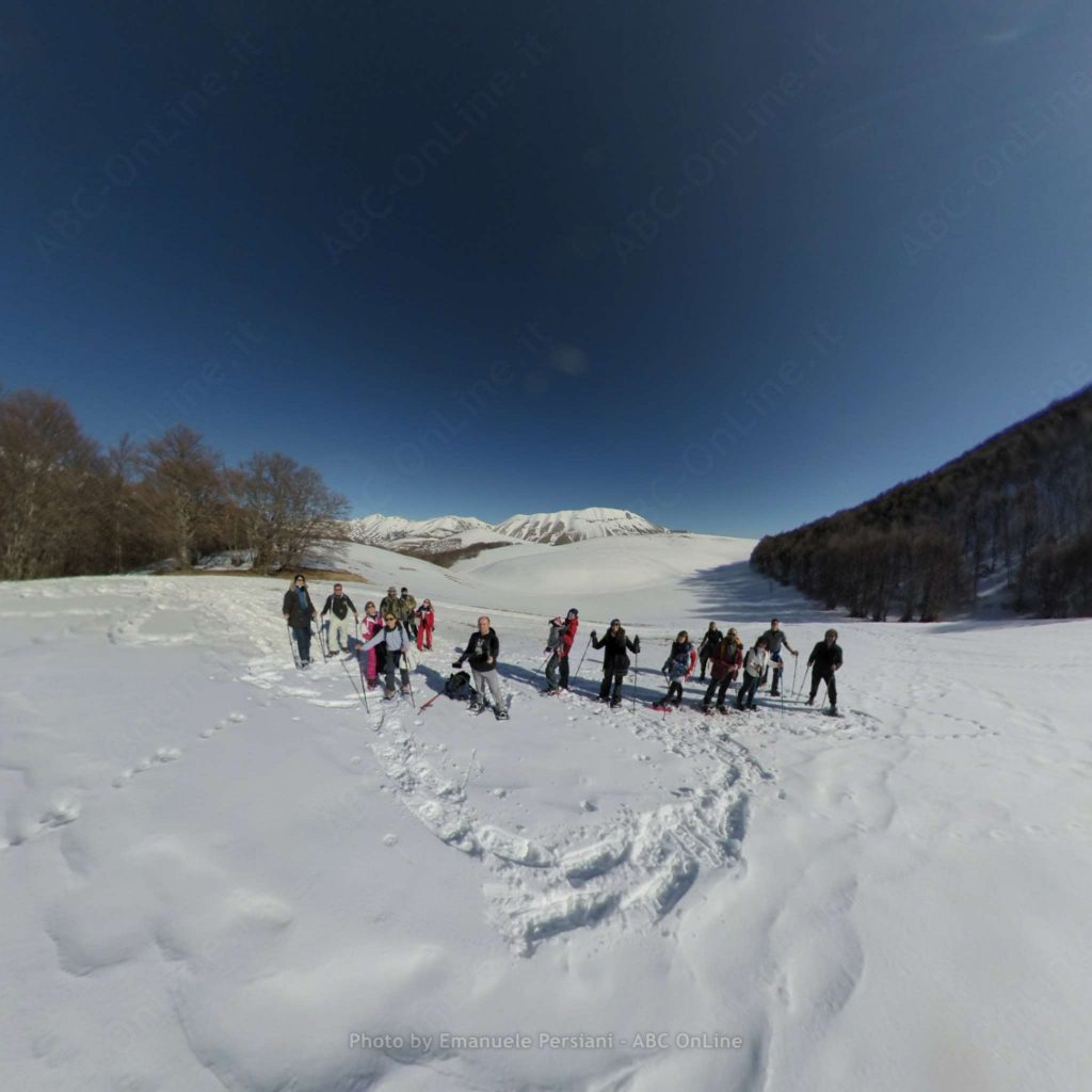 what to do in Castelluccio for snowshoeing